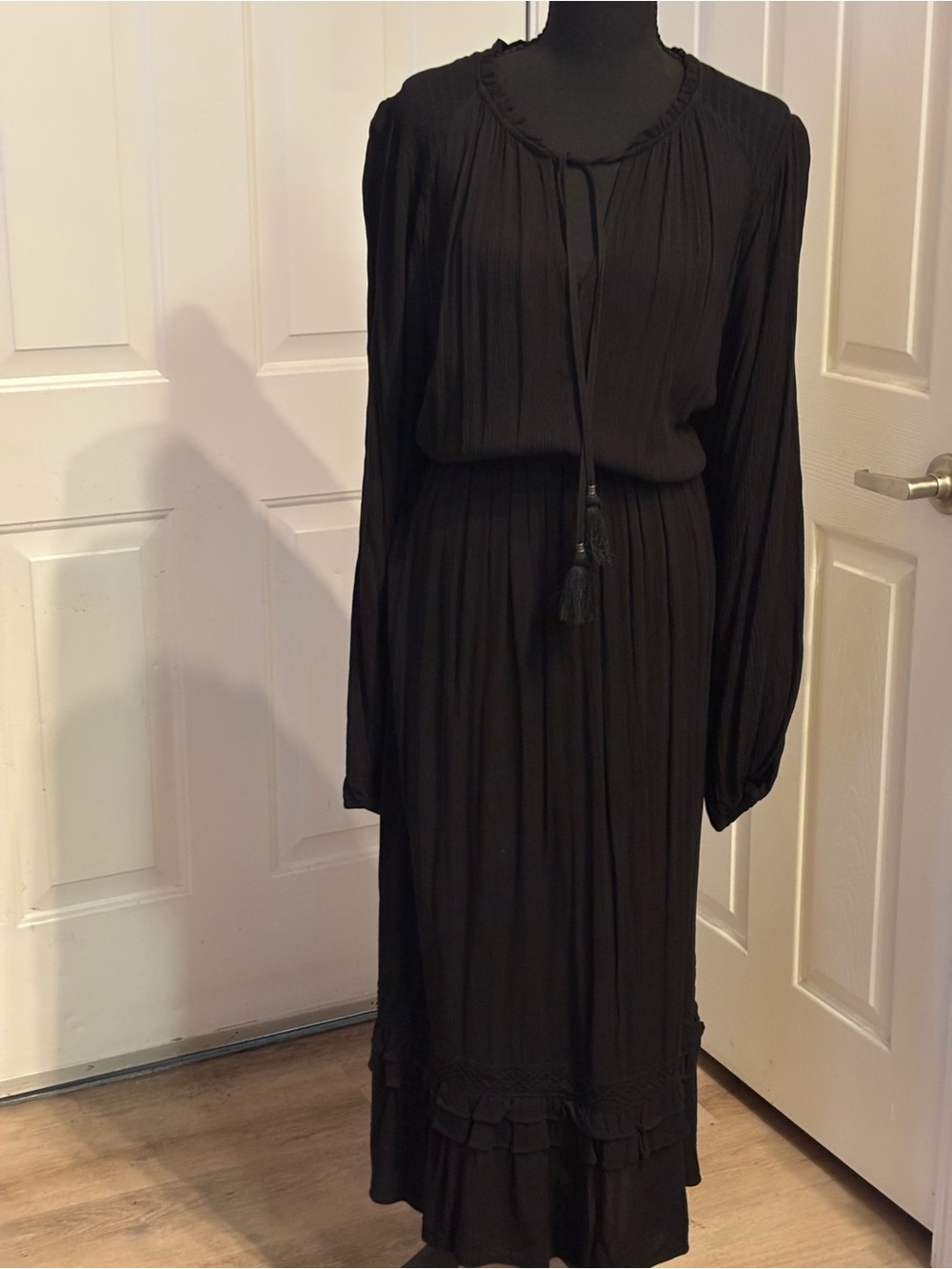 Knox Rose Black Long-Sleeve Maxi Dress with Tassel Tie
